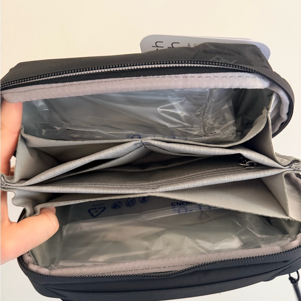 NWT Peak Design Black Tech Pouch - Picture 3 of 8